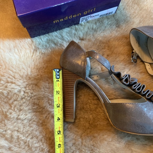 Madden Girl heels with ankle buckle - Picture 3 of 6